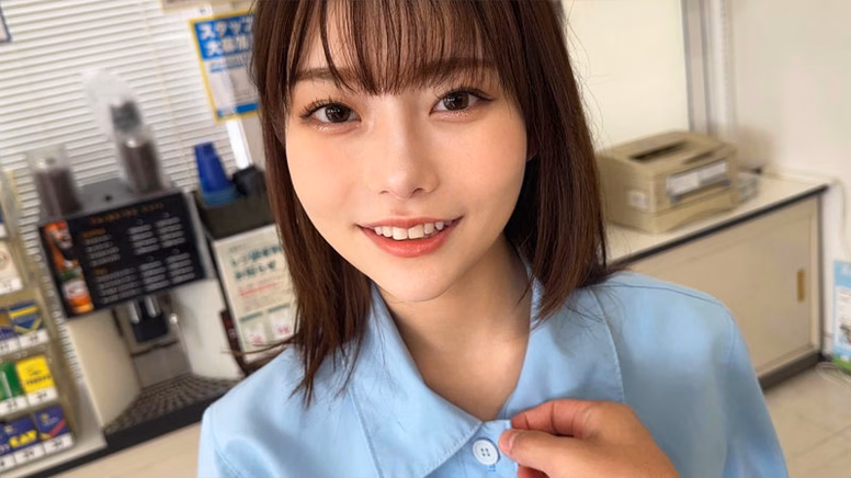 バイト中のコンビニで起こる禁断のバイトテロSEXを描いた本作は、清楚な制服姿の女子が仕事中に繰り広げる過激な行為が特徴です